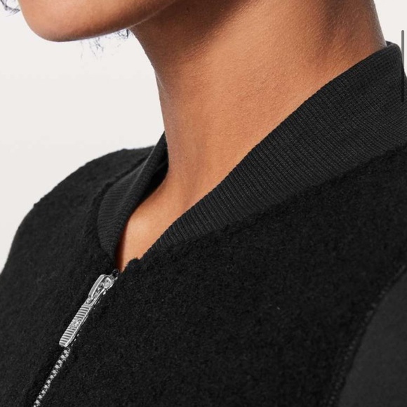 Lululemon Stand Out Sherpa Jacket – Size 4 – Excellent Condition - Picture 3 of 8